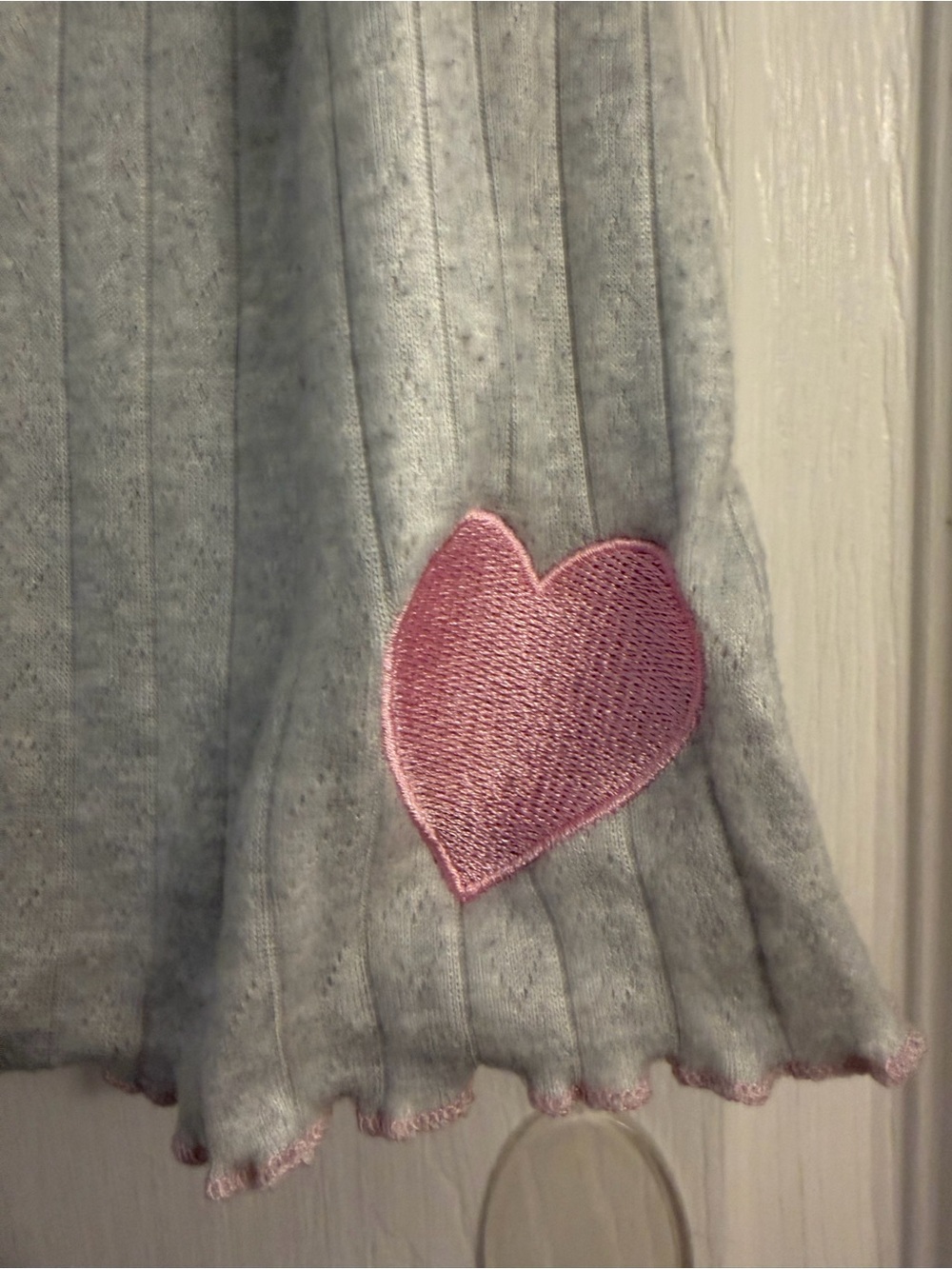 Peanuts Light Gray and Pink Ribbed Snoopy Heart Pajama Set - Picture 5 of 6